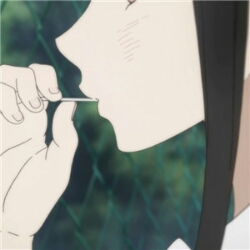 若菱爱吃棒棒糖