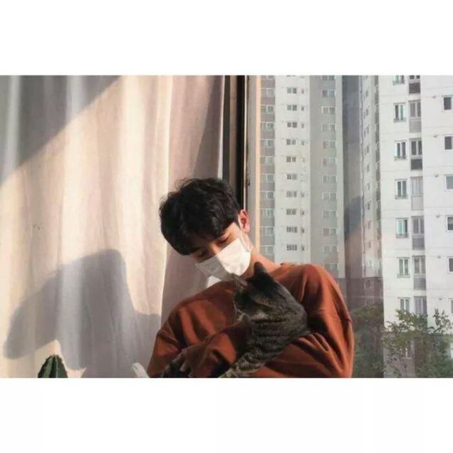 罩着她