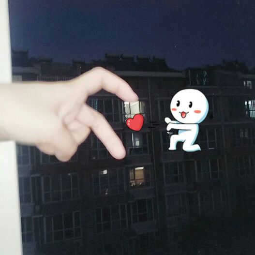 鬼鬼呀。吃鸡妹